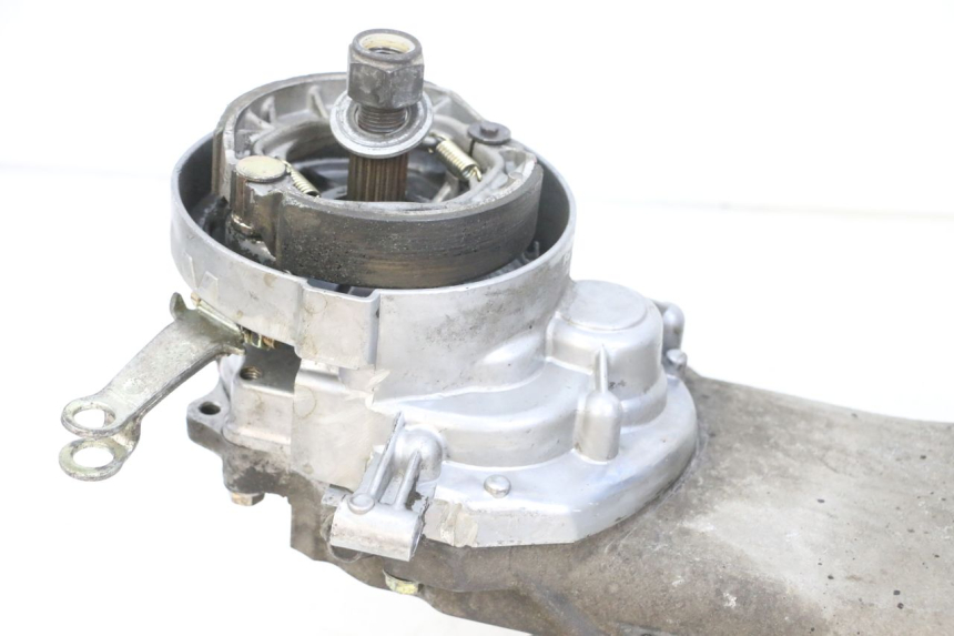 photo de MOTOR PEUGEOT KISBEE 4T 50 (2010 - 2017) - Zoom do estado de desgaste