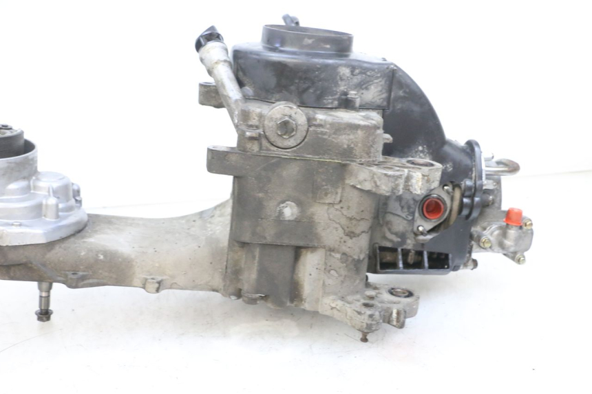 photo de MOTOR PEUGEOT KISBEE 4T 50 (2010 - 2017) - Outro ângulo de visão