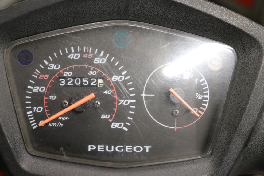 photo de MOTOR PEUGEOT KISBEE 4T 50 (2018 - 2022) - Zoom do estado de desgaste