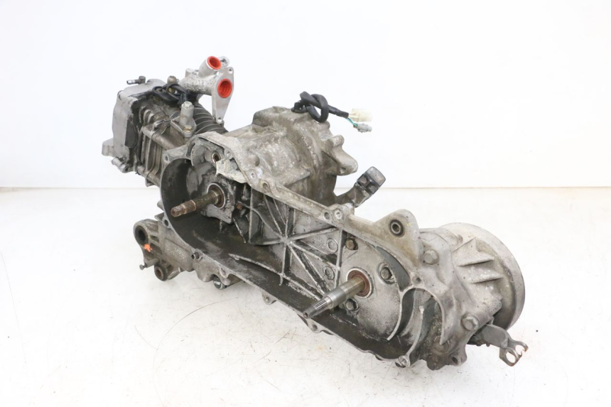 photo de MOTOR PEUGEOT KISBEE 4T 50 (2018 - 2022) - Estado da superfície