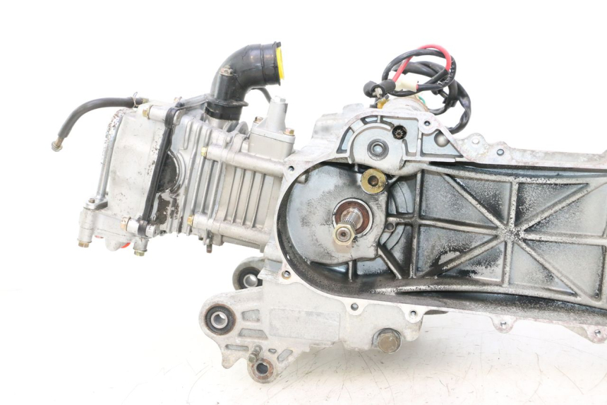 photo de MOTOR PEUGEOT KISBEE 4T 50 (2010 - 2017) - Ângulo alternativo