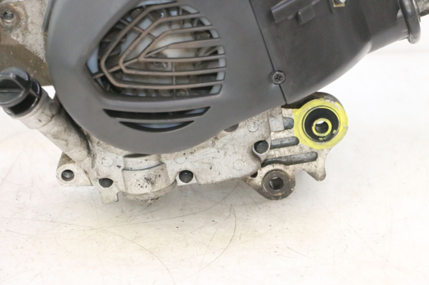 photo de MOTOR PEUGEOT KISBEE 4T 50 (2023 - 2026) - Vista de perto