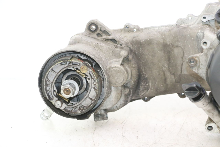 photo de MOTOR PEUGEOT KISBEE 4T 50 (2023 - 2026) - Imagem adicional