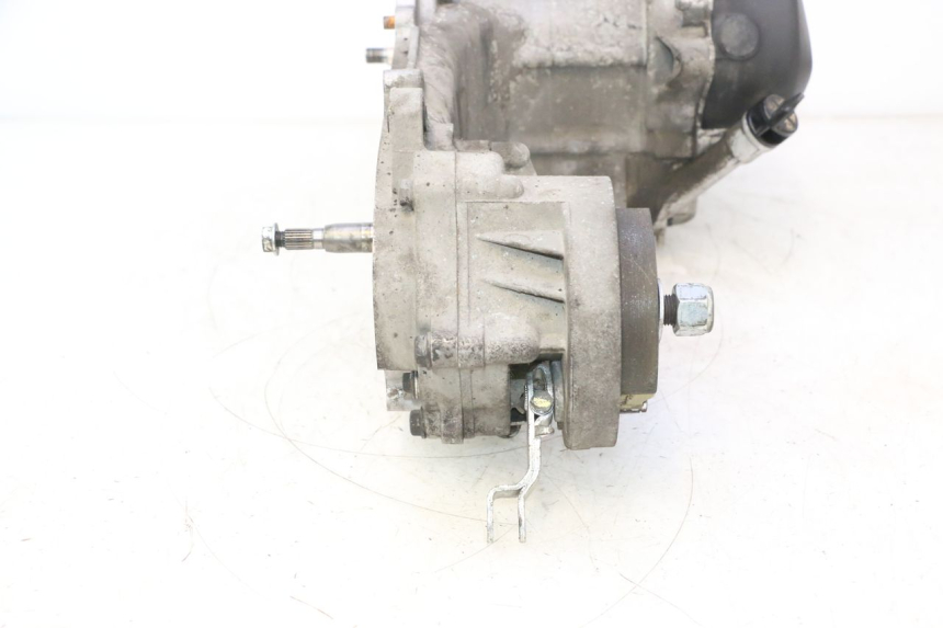 photo de MOTOR PEUGEOT KISBEE 4T 50 (2023 - 2026) - Vista de perfil
