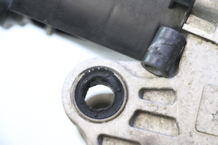 photo de MOTOR PEUGEOT KISBEE 4T 50 (2023 - 2026) - Pontos de fixação