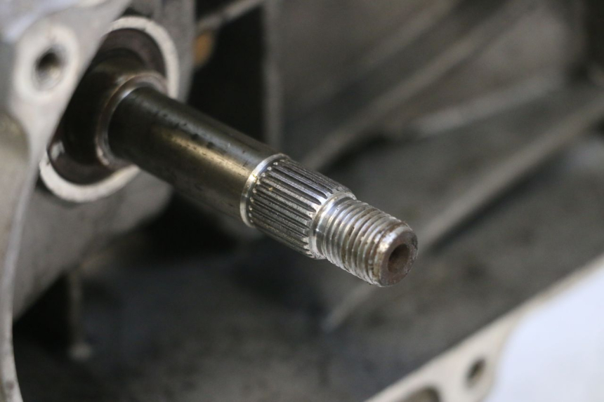 photo de MOTOR PEUGEOT KISBEE 4T 50 (2023 - 2026) - Outro ângulo de visão