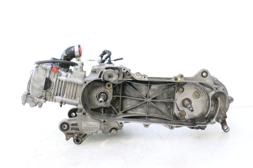 photo de MOTOR PEUGEOT KISBEE 4T 50 (2010 - 2017) - Detalhes característicos