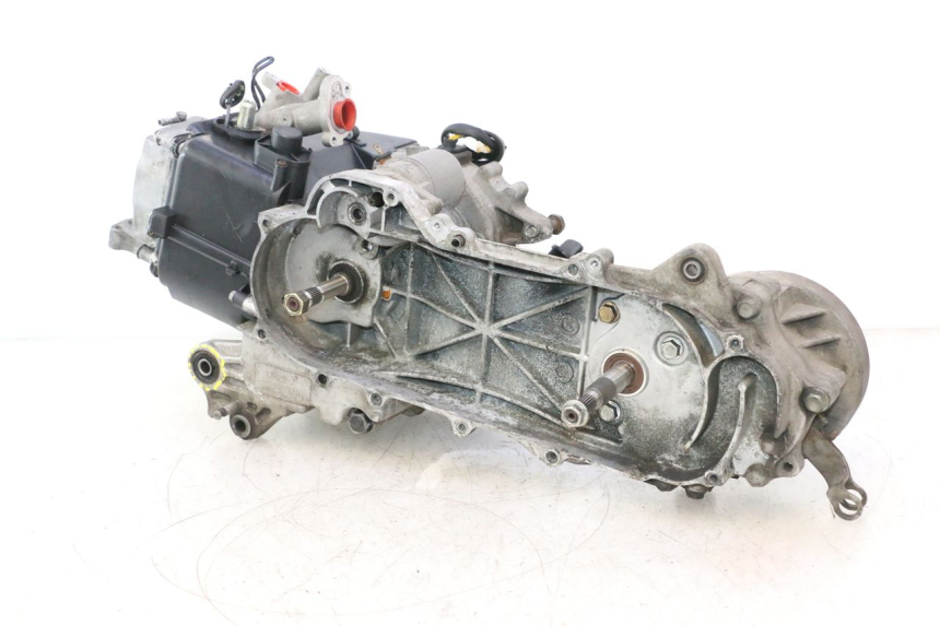 photo de MOTOR PEUGEOT KISBEE 4T 50 (2018 - 2022) - Ângulo alternativo