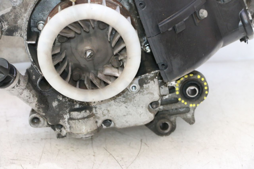 photo de MOTOR PEUGEOT KISBEE 4T 50 (2018 - 2022) - Estado da superfície
