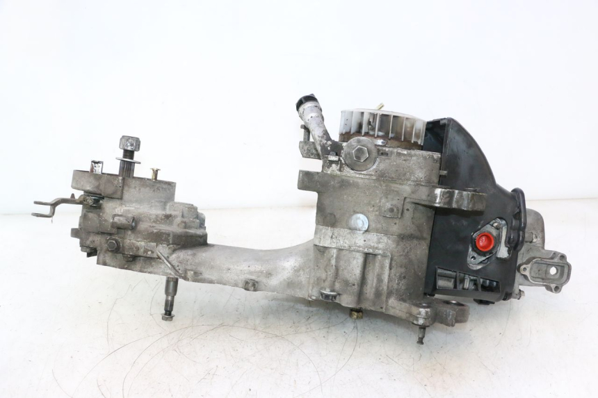 photo de MOTOR PEUGEOT KISBEE 4T 50 (2018 - 2022) - Estado da superfície