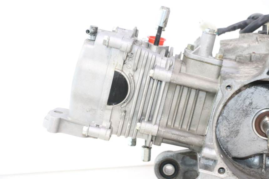 photo de MOTOR PEUGEOT KISBEE 4T 50 (2018 - 2022) - Detalhes característicos