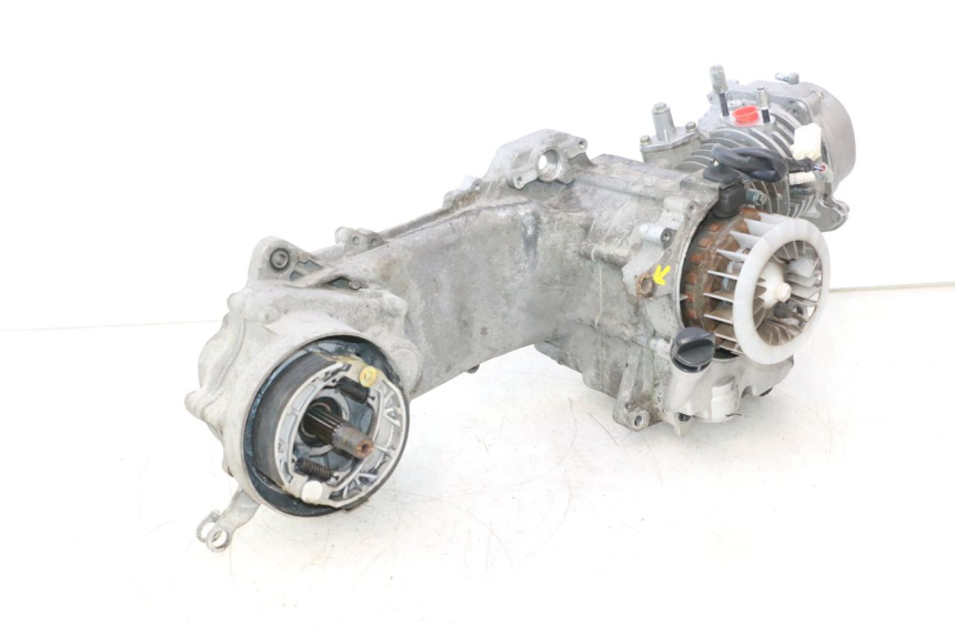 photo de MOTOR PEUGEOT KISBEE 4T 50 (2018 - 2022) - Ângulo alternativo