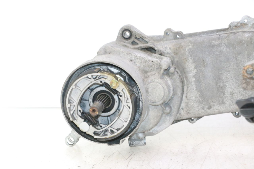 photo de MOTOR PEUGEOT KISBEE 4T 50 (2018 - 2022) - Zoom do estado de desgaste