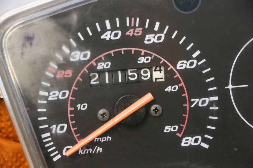 photo de MOTOR PEUGEOT KISBEE 4T 50 (2018 - 2022) - Outro ângulo de visão