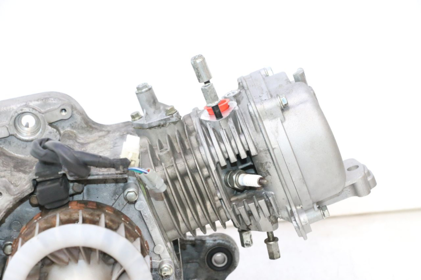 photo de MOTOR PEUGEOT KISBEE 4T 50 (2018 - 2022) - Pontos de fixação