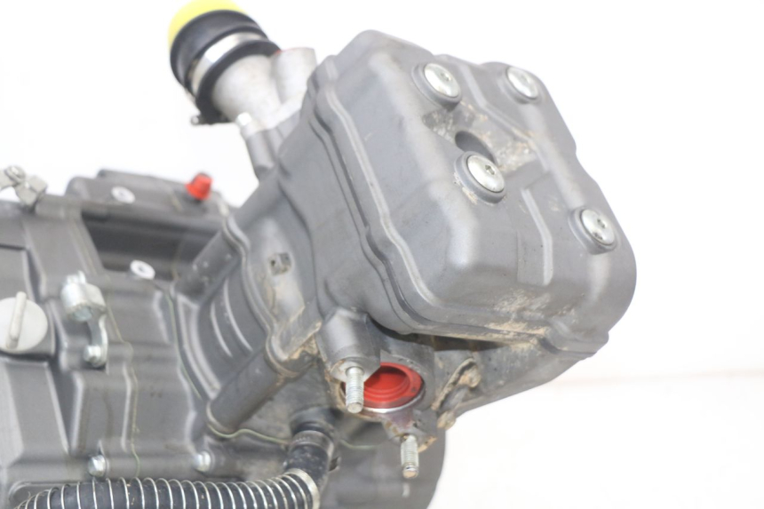photo de MOTOR MASAI SCRAMBLER SPORT 125 (2021 - 2025) - Detalhes característicos