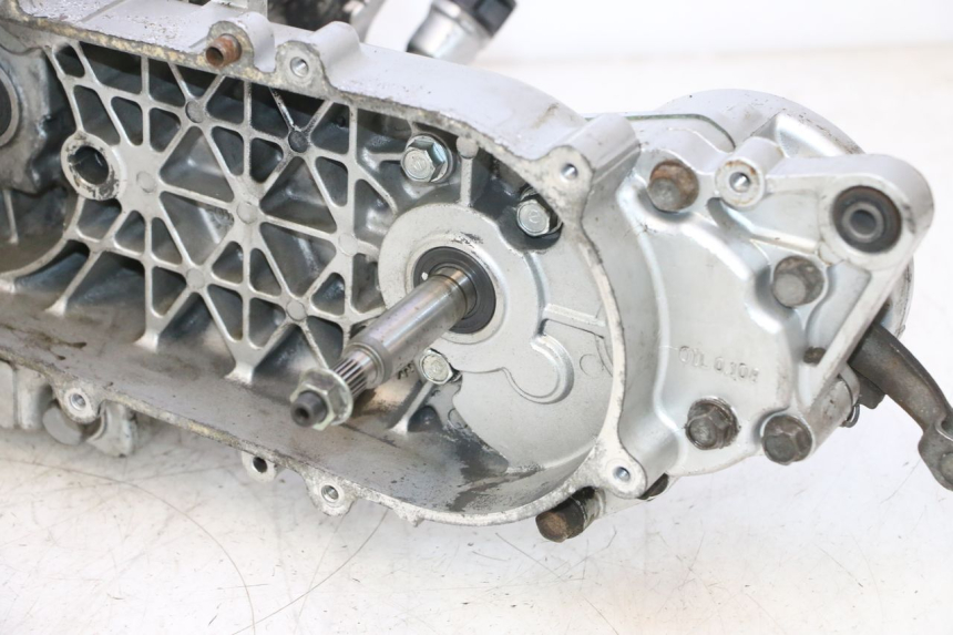 photo de MOTOR SYM MIO 50 (2005 - 2010) - Vista de perto