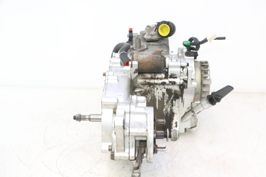 photo de MOTOR SYM MIO 50 (2005 - 2010) - Ângulo alternativo