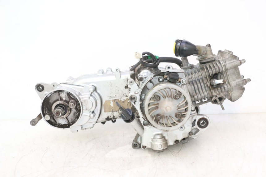photo de MOTOR SYM MIO 50 (2005 - 2010) - Outro ângulo de visão