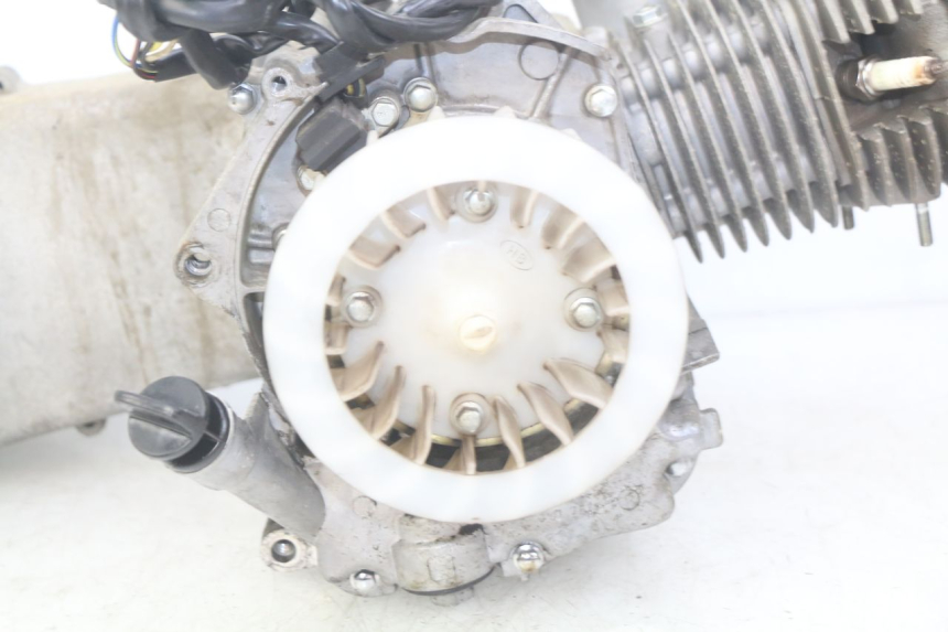 photo de MOTOR ZHONGYU MOVIDAS ZY125T-2 125 (2004 - 2014) - Ampliação dos componentes