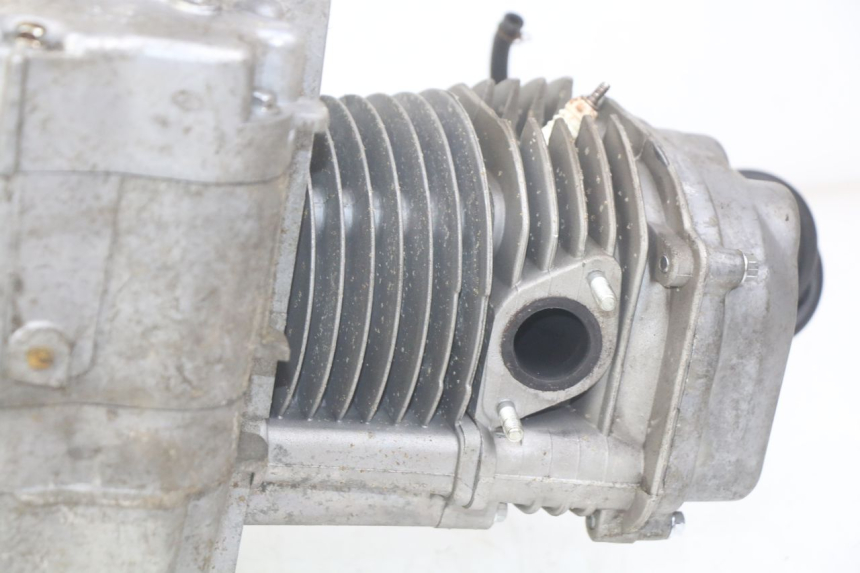 photo de MOTOR ZHONGYU MOVIDAS ZY125T-2 125 (2004 - 2014) - Outro ângulo de visão