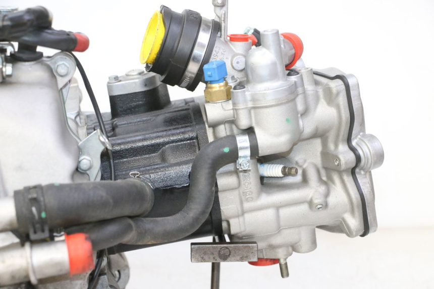 photo de MOTOR PIAGGIO MP3 HPE 310 (2024 - 2025) - Estado da superfície