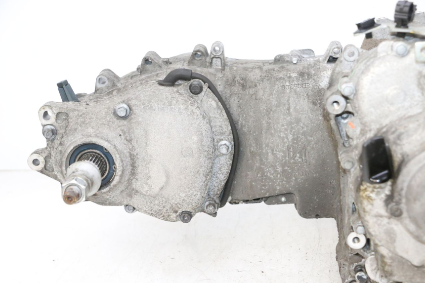 photo de MOTOR PIAGGIO MP3 HPE 300 (2019 - 2026) - Vista de perto