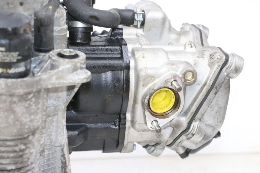 photo de MOTOR PIAGGIO MP3 HPE 300 (2019 - 2026) - Zoom do estado de desgaste