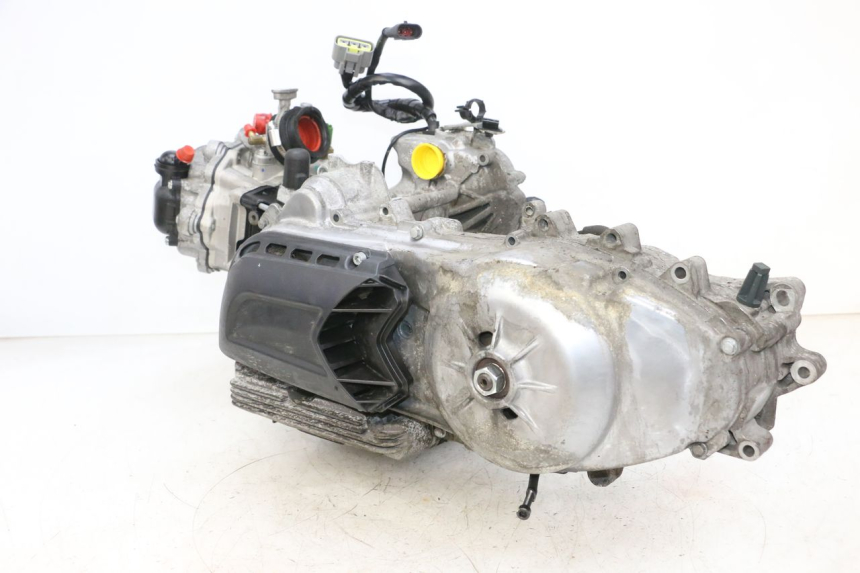 photo de MOTOR PIAGGIO MP3 HPE 300 (2019 - 2026) - Vista geral