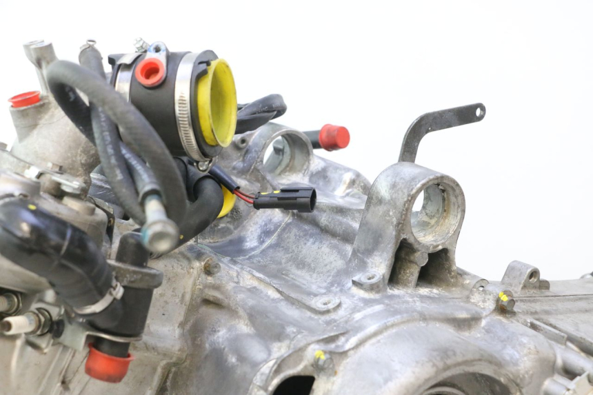photo de MOTOR PIAGGIO MP3 HPE 530 (2022 - 2026) - Ângulo alternativo