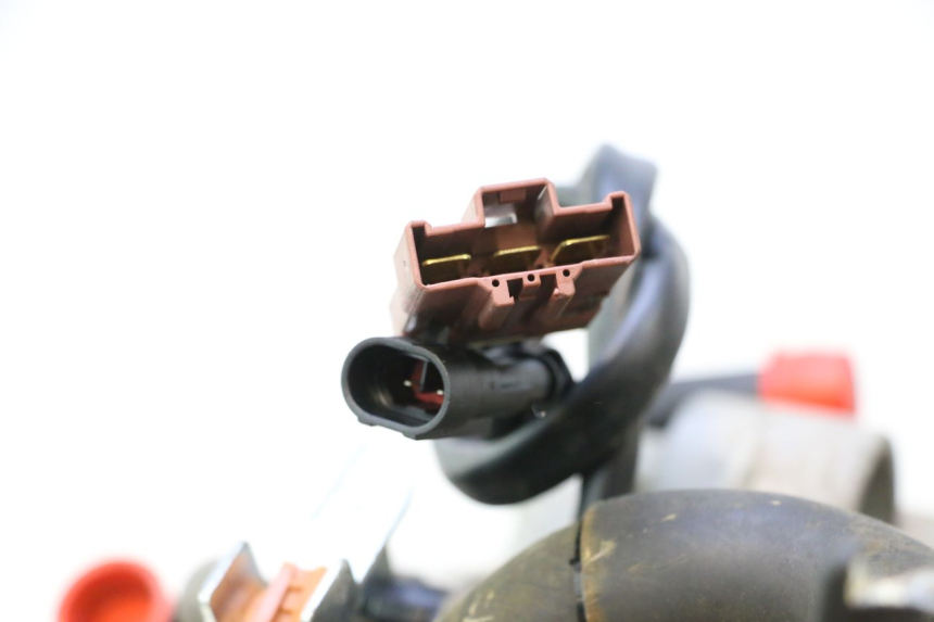 photo de MOTOR PIAGGIO MP3 LT 400 (2007 - 2012) - Outro ângulo de visão