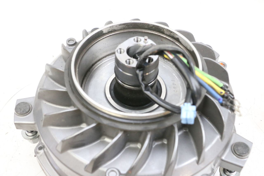 photo de MOTOR YAMAHA NEO'S CORE 1 (2022 - 2026) - Vista geral