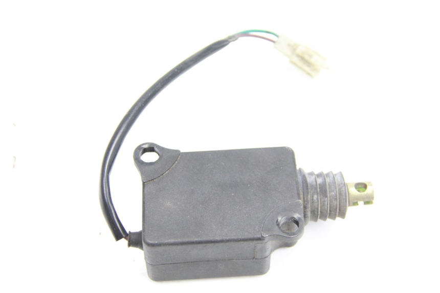 photo de MOTOR DE ABERTURA DO BAÚ SYM GTS EFI ABS 125 (2012 - 2016) - Vista principal