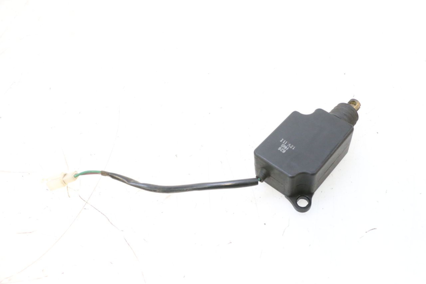 photo de MOTOR DE ABERTURA DO BAÚ SYM GTS EVO 125 (2009 - 2013) - Detalhe da peça