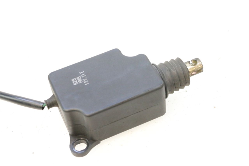 photo de MOTOR DE ABERTURA DO BAÚ SYM GTS EVO 125 (2009 - 2013) - Zoom do estado de desgaste