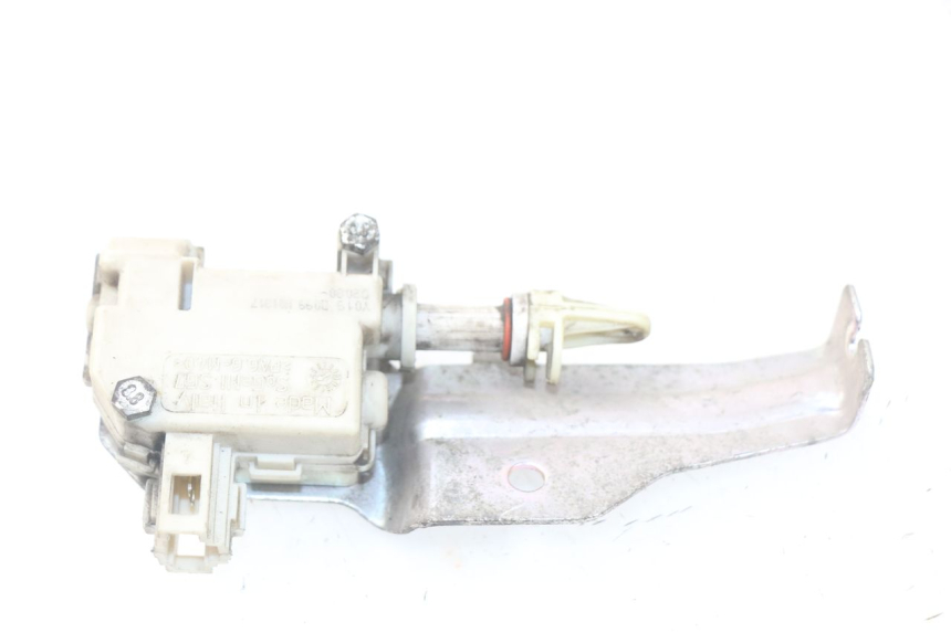 photo de MOTOR DE ABERTURA DO BAÚ PIAGGIO LIBERTY IGET 4T 50 (2015 - 2020) - Vista principal