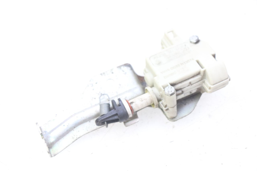 photo de MOTOR DE ABERTURA DO BAÚ PIAGGIO LIBERTY IGET 4T 50 (2015 - 2020) - Vista principal