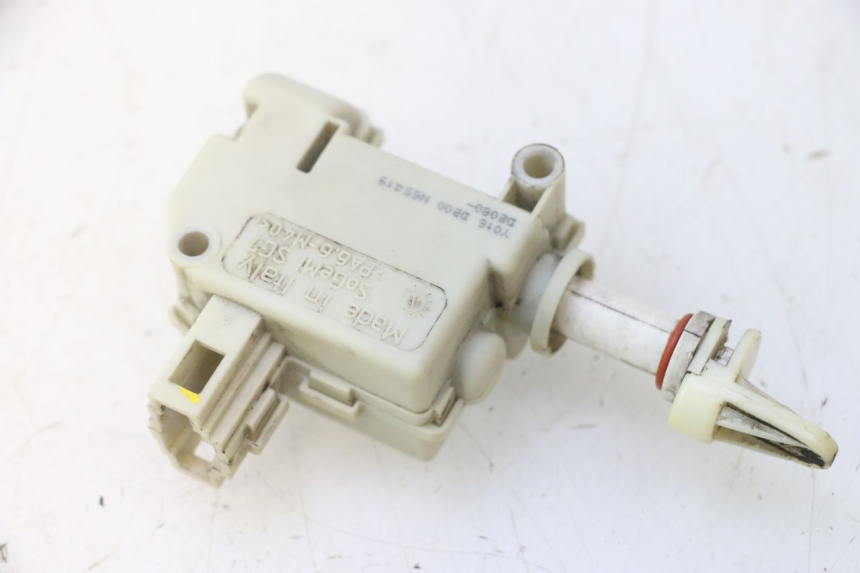 photo de MOTOR DE ABERTURA DO BAÚ PIAGGIO LIBERTY IGET 4T 50 (2015 - 2020) - Vista principal