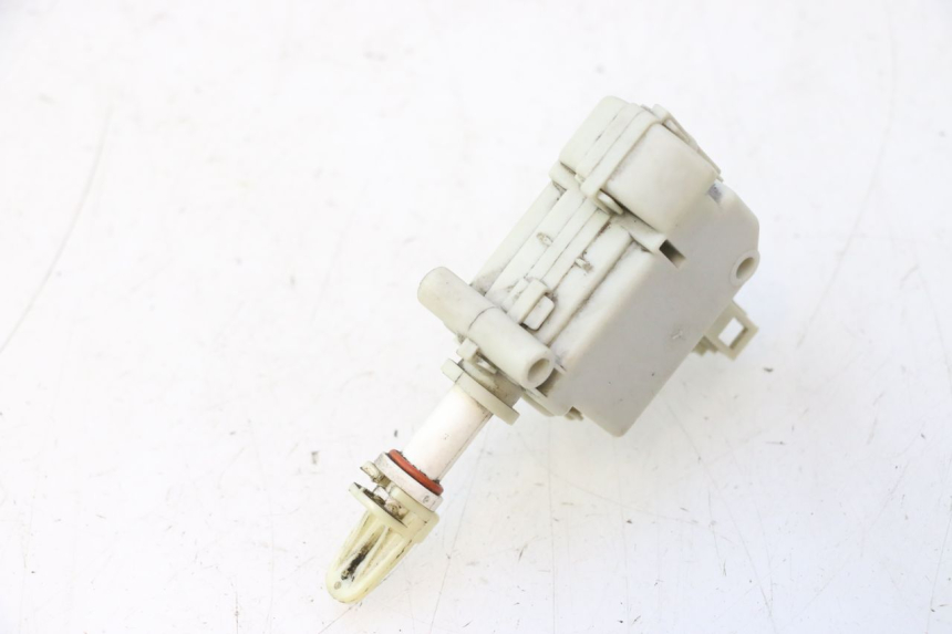 photo de MOTOR DE ABERTURA DO BAÚ PIAGGIO LIBERTY IGET 4T 50 (2015 - 2020) - Ampliação técnica