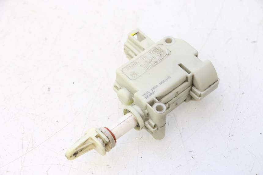 photo de MOTOR DE ABERTURA DO BAÚ PIAGGIO LIBERTY IGET 4T 50 (2015 - 2020) - Pontos de fixação