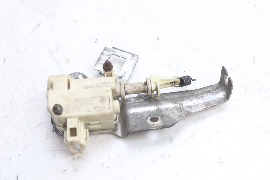 photo de MOTOR DE ABERTURA DO PORTA-MALAS PIAGGIO LIBERTY IGET 4T 50 (2021 - 2025) - Outro ângulo de visão
