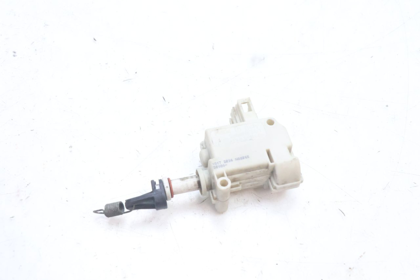 photo de MOTOR DE ABERTURA DO BAÚ PIAGGIO MP3 500 (2016 - 2018) - Vista principal