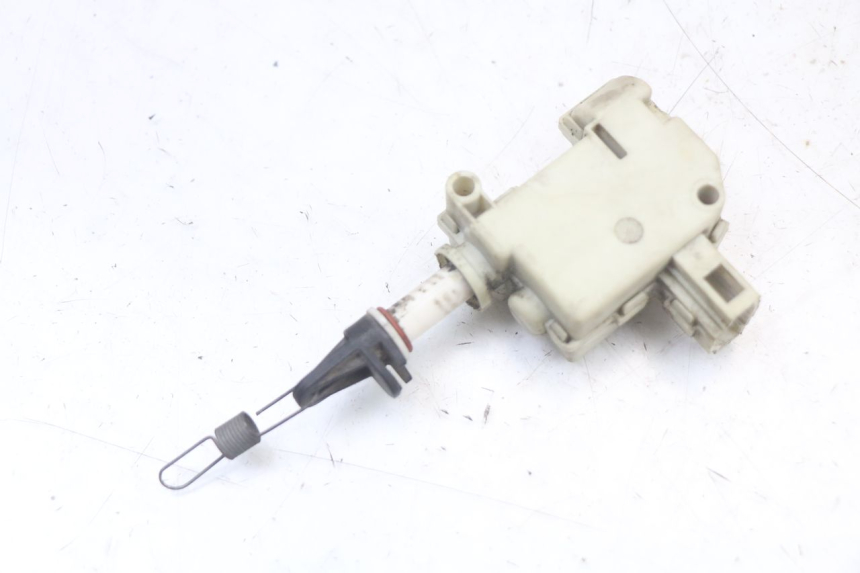 photo de MOTOR DE ABERTURA DO BAÚ PIAGGIO BEVERLY 125 (1998 - 2005) - Detalhe da peça