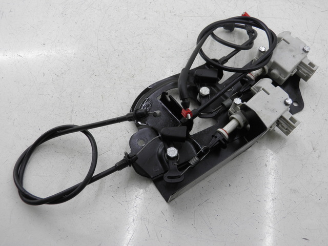 photo de MOTOR DE ABERTURA DO BAÚ PIAGGIO XEVO - X EVO 125 (2010 - 2015) - Detalhe da peça