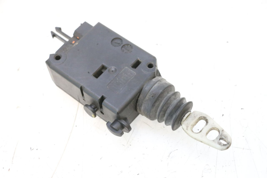 photo de MOTOR DE ABERTURA DO BAÚ PEUGEOT SATELIS COMPRESSOR K15 125 (2006 - 2009) - Ampliação técnica