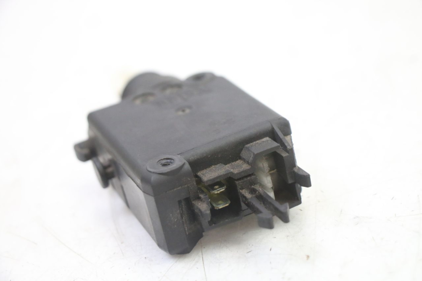 photo de MOTOR DE ABERTURA DO BAÚ PEUGEOT SATELIS 250 (2006 - 2012) - Outro ângulo de visão
