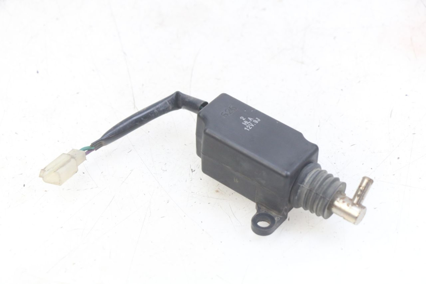 photo de MOTOR DE ABERTURA DO BAÚ SYM SYMPHONY 125 (2009 - 2015) - Outro ângulo de visão
