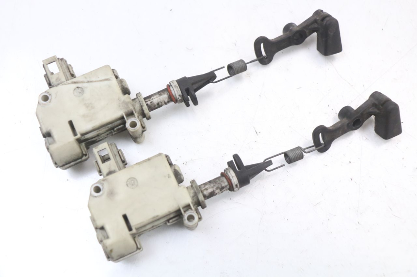photo de MOTOR DE ABERTURA DO BAÚ PIAGGIO X8 125 (2004 - 2007) - Detalhe da peça