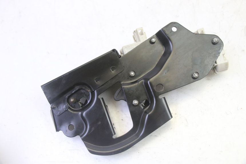 photo de MOTOR DE ABERTURA DO BAÚ PIAGGIO XEVO - X EVO 125 (2007 - 2017) - Pontos de fixação