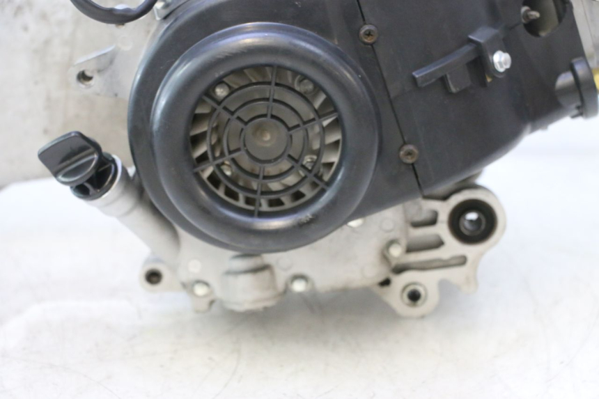 photo de MOTOR JM MOTORS R-MAX TECH 50 (2024 - 2026) - Vista de perto